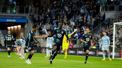 Minnesota United scores early, hangs on for 2-1 victory over Sporting Kansas City